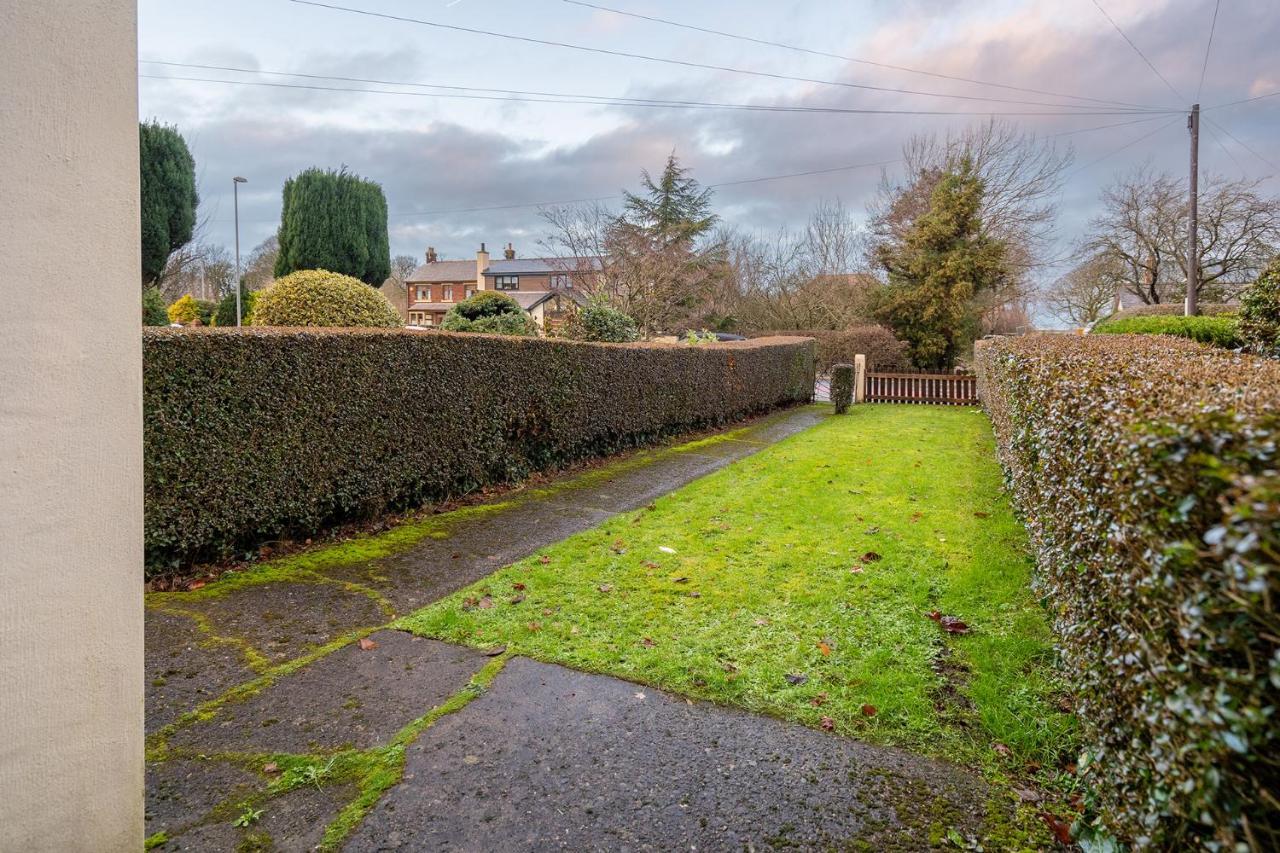 Wrea Cottage, 2 Bedrooms Wifi & Parking Near Ribby Hall Wrea Green Eksteriør billede